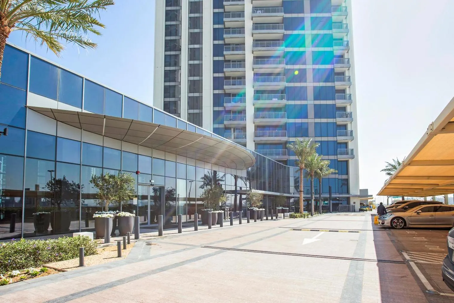 Blueground 5242 Tower Pool Elev Garage Dxb-922 Apartment Dubai United Arab Emirates
