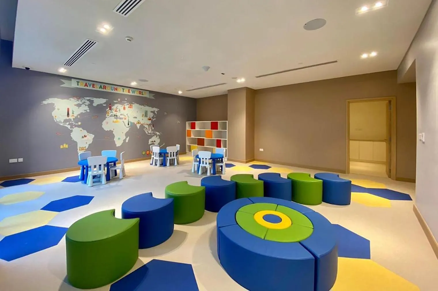 Blueground 5242 Tower Pool Elev Garage Dxb-922 Apartment Dubai United Arab Emirates
