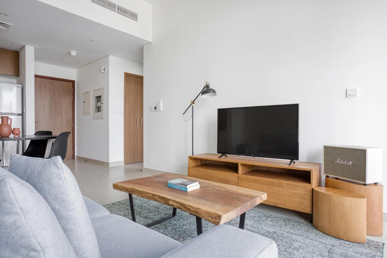Blueground 5242 Tower Pool Elev Garage Dxb-922 Apartment Dubai